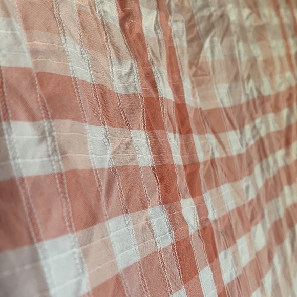 Maurices Pink/White Checkered Plaid Cap Sleeve Button up top size M - Picture 8 of 8